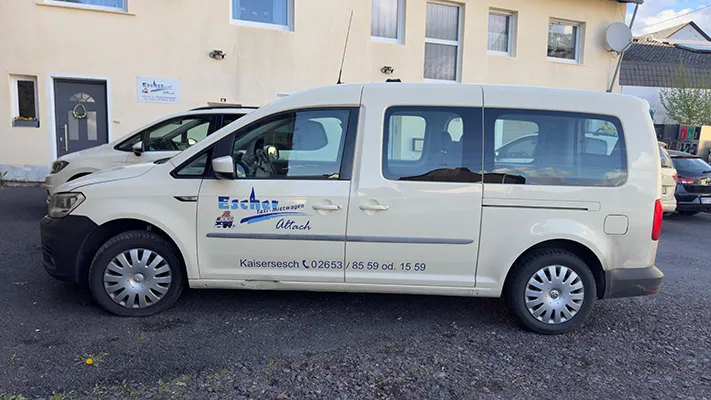 gelbes Taxi - Kastenwagen