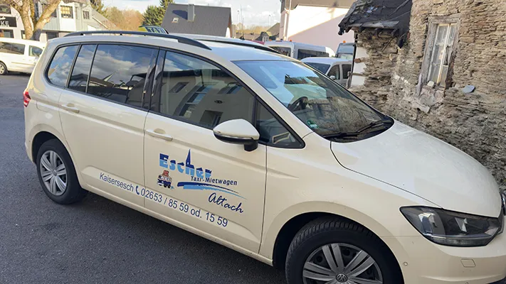 gelbes Taxi - Golf plus