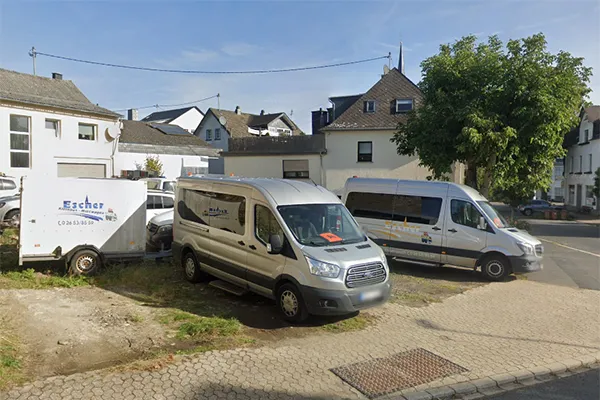 Escher_Fahrzeuge Kleinbusse silber der Firma Escher